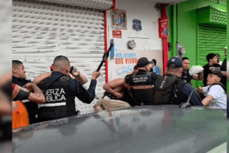 ¡Caos y descontrol! Fiestas patronales en Barva terminan con policías agredidos y lluvia de detenciones