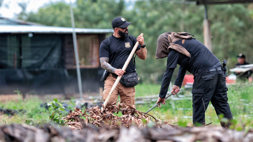 Agentes del OIJ durante el hallazgo de cuerpo en San Carlos, caso Ligia Faerrón.