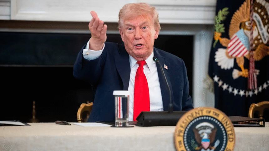 特朗普关税政策 白宫经济新闻发布会现场