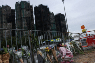 Imagen de incendio en Hong Kong con 156 víctimas