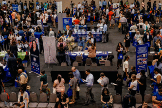 Gráfico ilustrativo del mercado laboral en EE.UU. con ofertas de empleo estables en octubre