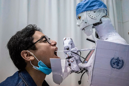 Robots enfermeros en hospital de alta tecnología