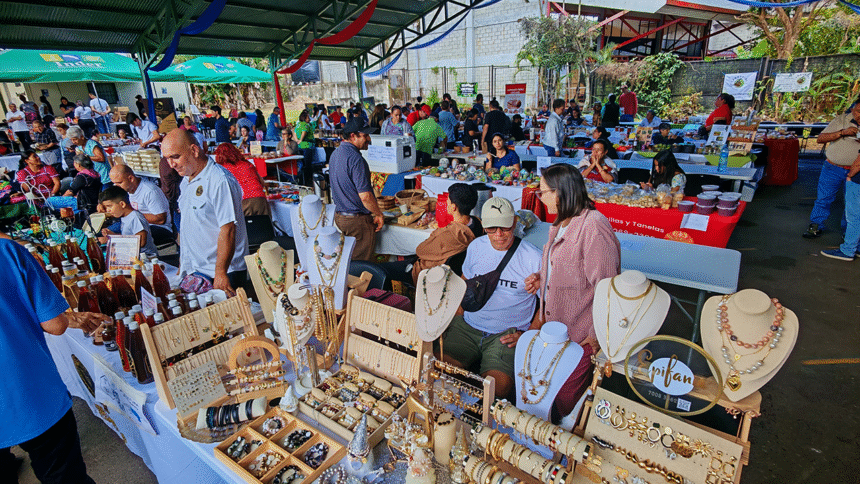 feria del orgullo rural 2025 en Tibás productos locales y regalos