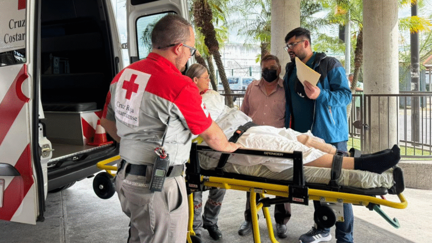 Imagen de traslado humanitario Cruz Roja desde México a Costa Rica