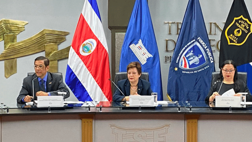 Funcionarios del TSE supervisan la impresión de papeletas para las Elecciones Nacionales 2026