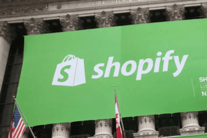 Shopify reporta triplicación de tráfico y ventas por IA