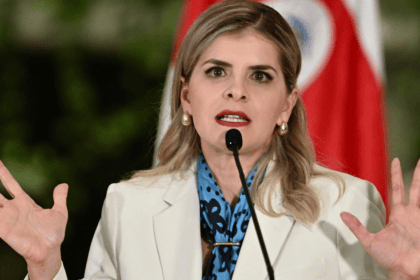 fotografias-presidenta-laura-fernandez-niega-nexo-investigado-extradicion