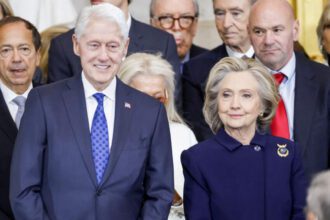 作證 ：希拉里為比爾辯護並要求特朗普宣誓