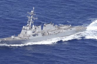 美国加勒比海军事部署加剧导致美委紧张局势升级的区域安全示意图