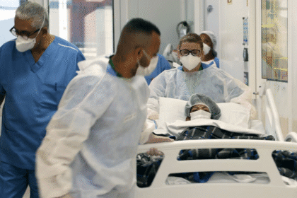 Sede de la OMS representando el nuevo plan unificado contra amenazas de coronavirus