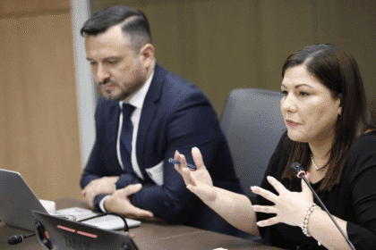 Sesión del Congreso mientras se debate un proyecto para reducir listas de espera en la CCSS