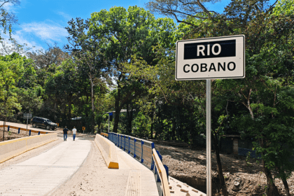 Nuevo puente sobre el río Cóbano