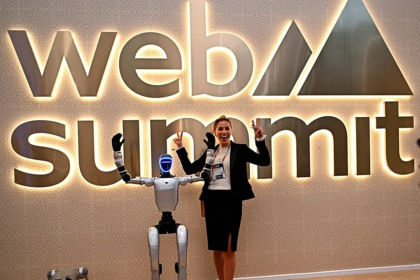 IA en escenario principal de Web Summit Qatar 2026