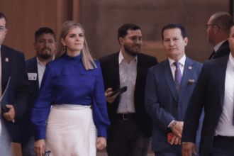 Laura Fernández y PLN