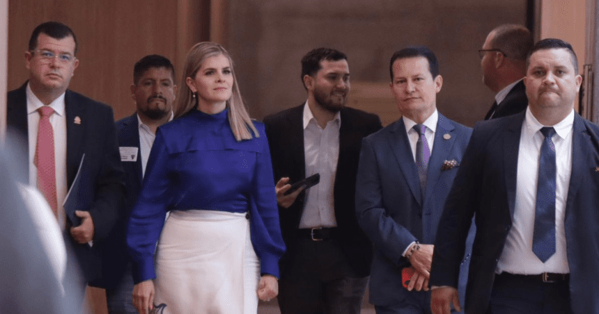 Laura Fernández y PLN