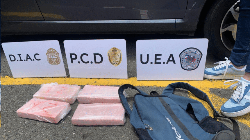“DEA Escazú decomiso cocaína vehículo detenido”