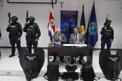 Oficiales del grupo táctico G-Tres de la PCD durante su entrenamiento en el Centro de Formación Policial Murciélago