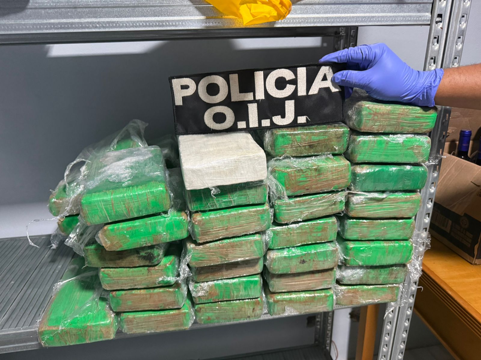 Allanamiento en barrio Los Ángeles