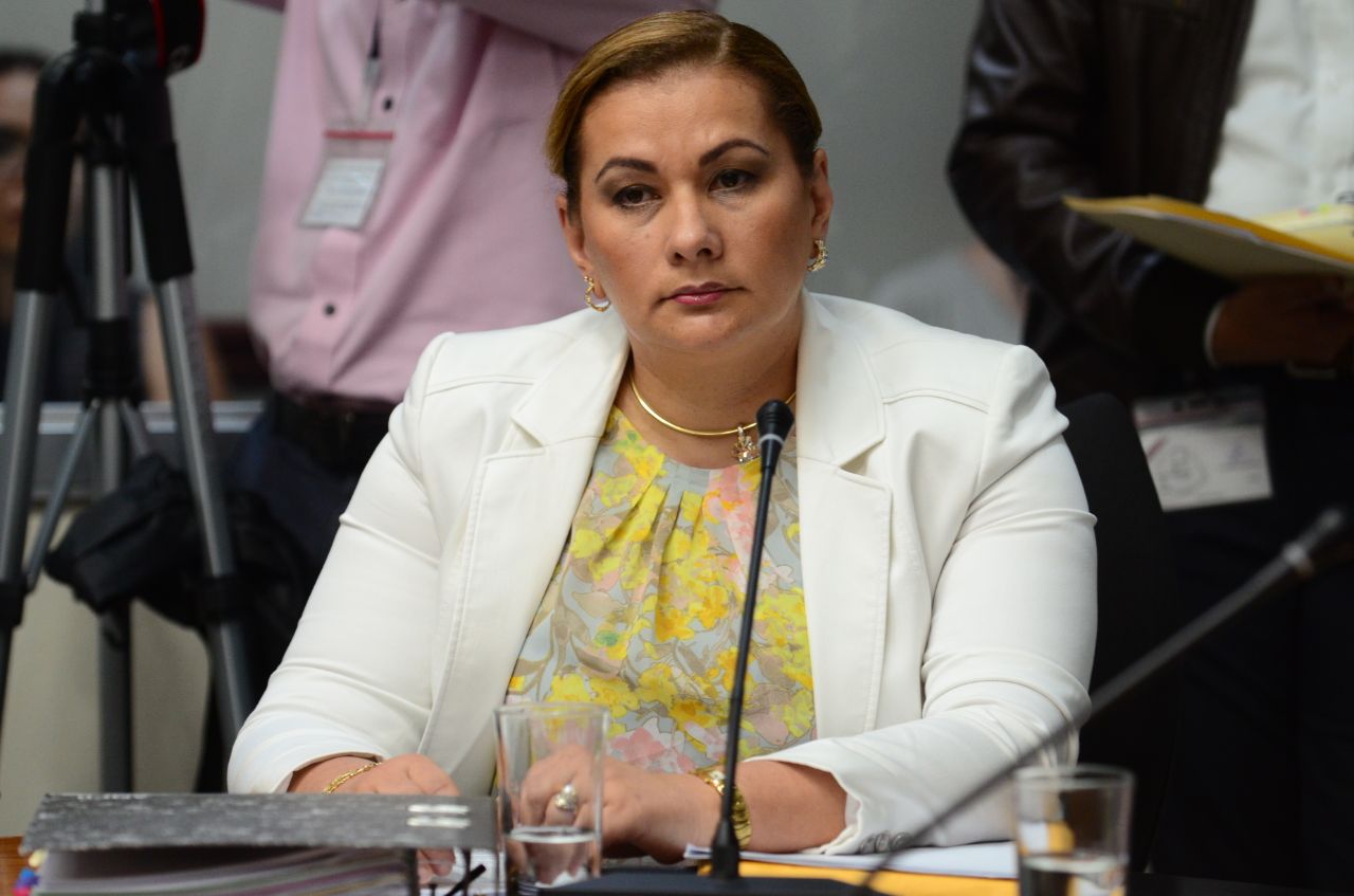 Paola Mora y Óscar Campos del PNG ofrecen una conferencia de prensa denunciando espionaje político y uso de la DIS contra dirigentes